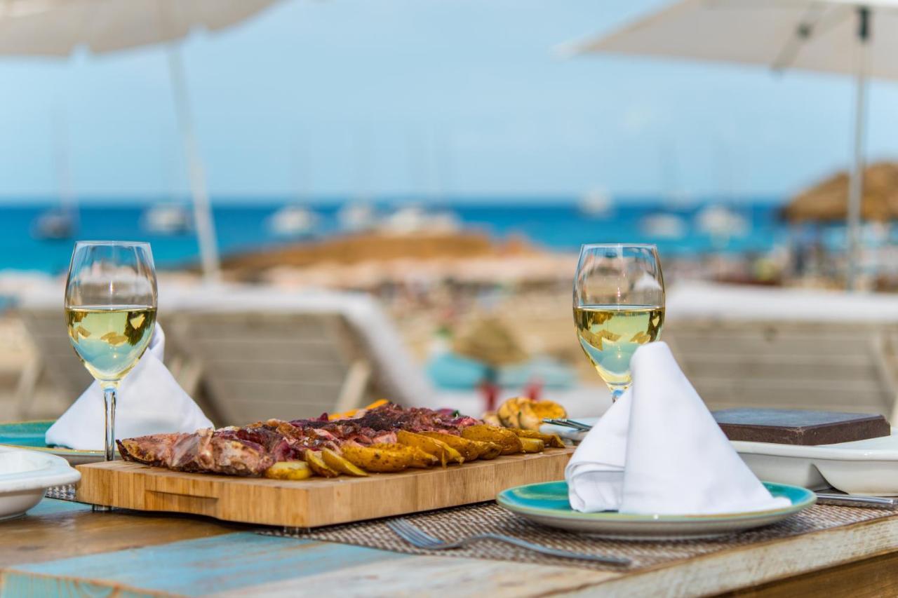 Insotel Tarida Beach Resort & Spa Cala Tarida  Bagian luar foto